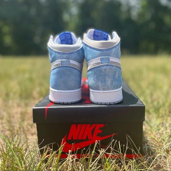 Air Jordan 1 Hyper Royal - Picture 4 of 6